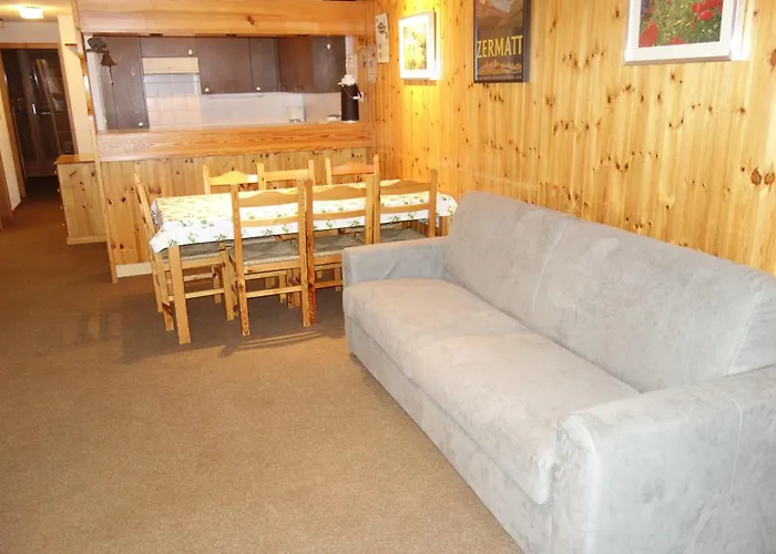 Mayens De L Ours Az 013 - Mountain 8p Daire *